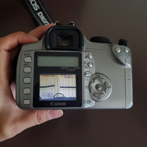 Canon EOS Digital Rebel XT EFS 18-55 mm - Picture 2 of 14